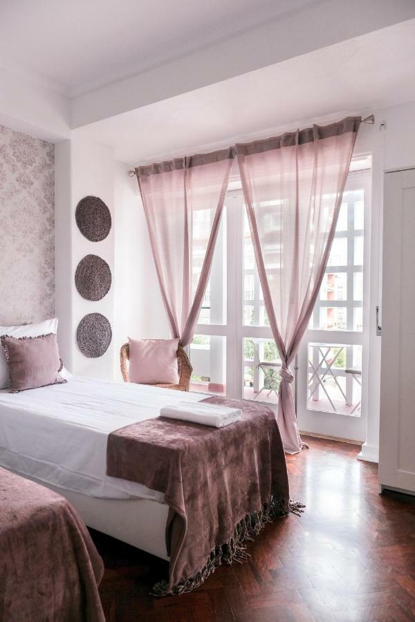 4U Lisbon Suites & Guesthouse VII Airport Exteriör bild